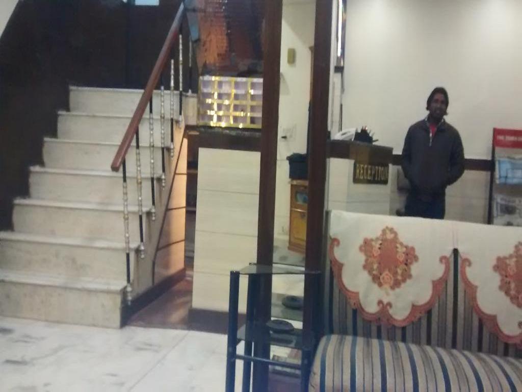 Hotel Woodland Deluxe Yeni Delhi Dış mekan fotoğraf