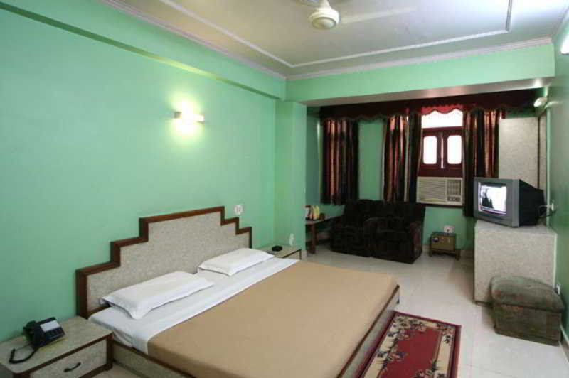 Hotel Woodland Deluxe Yeni Delhi Dış mekan fotoğraf